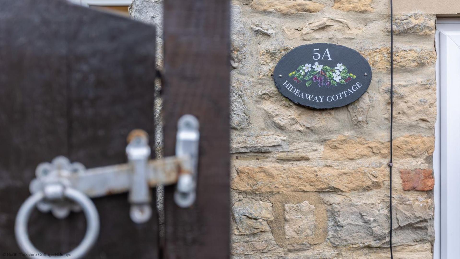 Picturesque Stone Cottage In The Heart Of North Yorkshire Village - Hideaway Cottage Kültér fotó